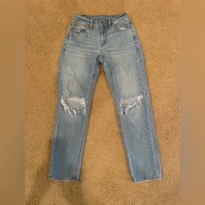 AMERICAN EAGLE Outfitters Distressed Mom Jeans Size 00 Short